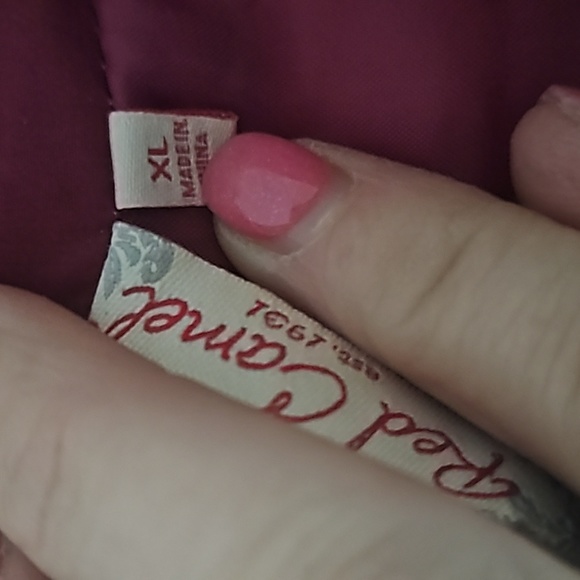 Maroon colored polka dot vest - Picture 4 of 5